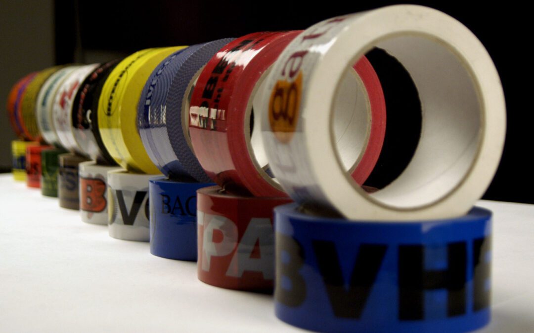 Jak dobrać taśmę zabezpieczającą do rodzaju ładunku i sposobu transportu?